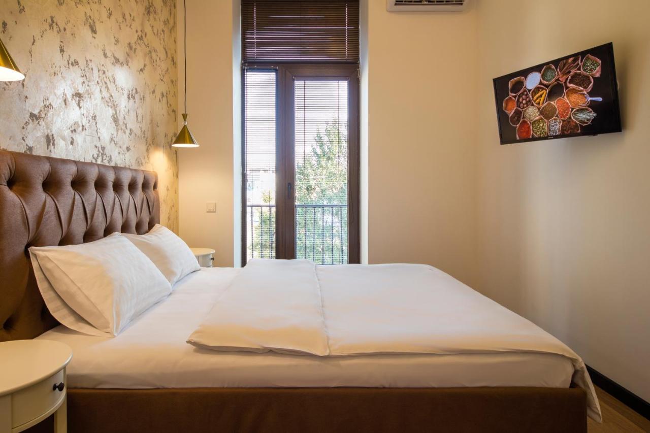Apartments On Ploshcha Ukrainskykh Heroiv เคียฟ ภายนอก รูปภาพ