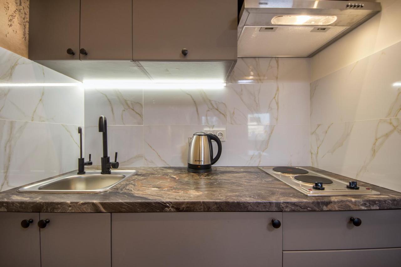 Apartments On Ploshcha Ukrainskykh Heroiv เคียฟ ภายนอก รูปภาพ