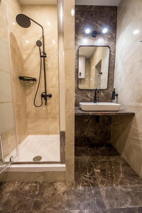Apartments On Ploshcha Ukrainskykh Heroiv เคียฟ ภายนอก รูปภาพ